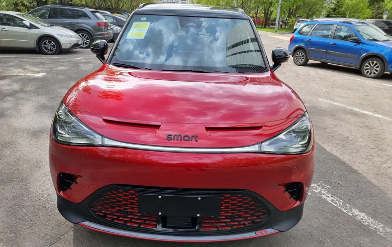 428 л.с., разгон до 100 км/ч всего за 3,7 с и отличное оснащение. В России уже можно купить бешеный кроссовер Smart #1 Brabus